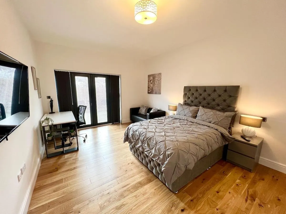 Luxury Apartment In East London